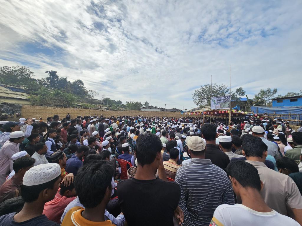 NoorFightsGBV's tweet photo. BREAKING: Dec 21, 2024, as #Rohingya youth gather in camp today, we ask:

- Where is international justice?
- When will our rights be restored?
- How long must we live in camps?

United in purpose
Strong in spirit
Determined for change

Join our #MovementFor⚖️

📷 @SahatZia_Hero https://t.co/FrpcByRE7L