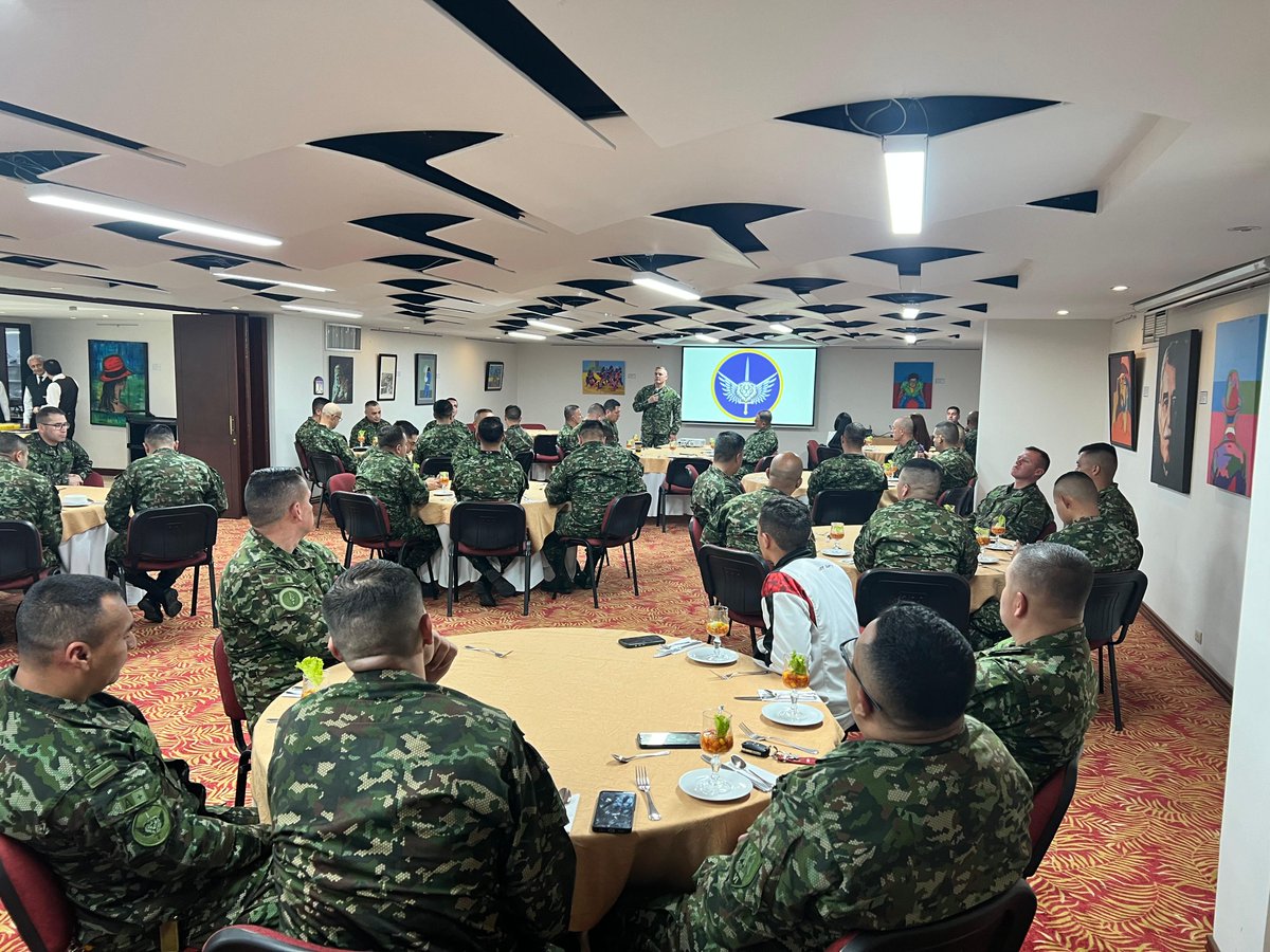 Ejercito_Davaa's tweet photo. La Brigada de Aviación Ejército N.° 33 “Movilidad y Maniobra”, realizó un seminario con la misión de fortalecer la Seguridad Operacional del personal que integra su Estado Mayor y Batallones.
#EducaciónMilitar https://t.co/6aJpki1vhd
