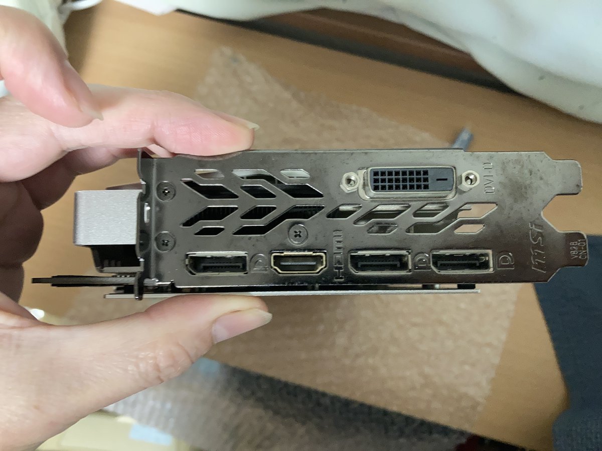takamizu56's tweet image. 地元のアミューズメント系のリサイクルショップで、「MSI GTX1070 Quick Silver 8G OC」が10,000円（税込）で売っていたので買ってしまった。自作PCのGTX970と交換しました。 #自作パソコン #GTX1070 #グラフィックボード #MSI