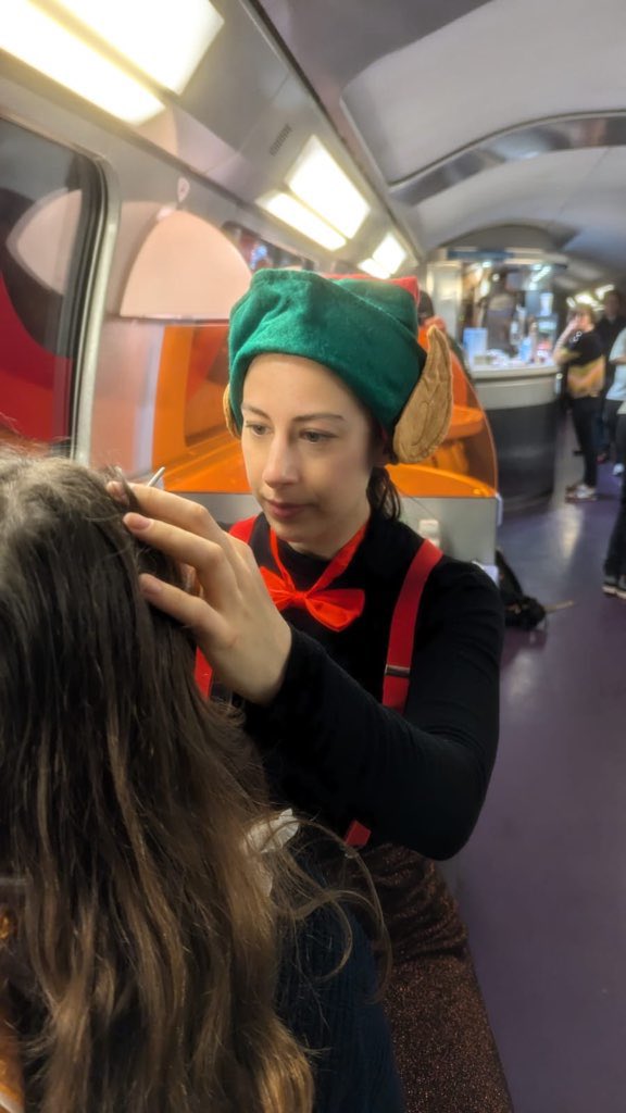 TGV INOUI (@tgvinoui) on Twitter photo 🎄On fête les vacances à bord de nos trains TGV INOUI ! 
Sur certaines lignes de l’Axe Sud-Est, un atelier maquillage pour enfants gratuit sera proposé jusqu’au 24 décembre !
Belles fêtes de fin d’année à tous 💫 🎄On fête les vacances à bord de nos trains TGV INOUI ! 
Sur certaines lignes de l’Axe Sud-Est, un atelier maquillage pour enfants gratuit sera proposé jusqu’au 24 décembre !
Belles fêtes de fin d’année à tous 💫