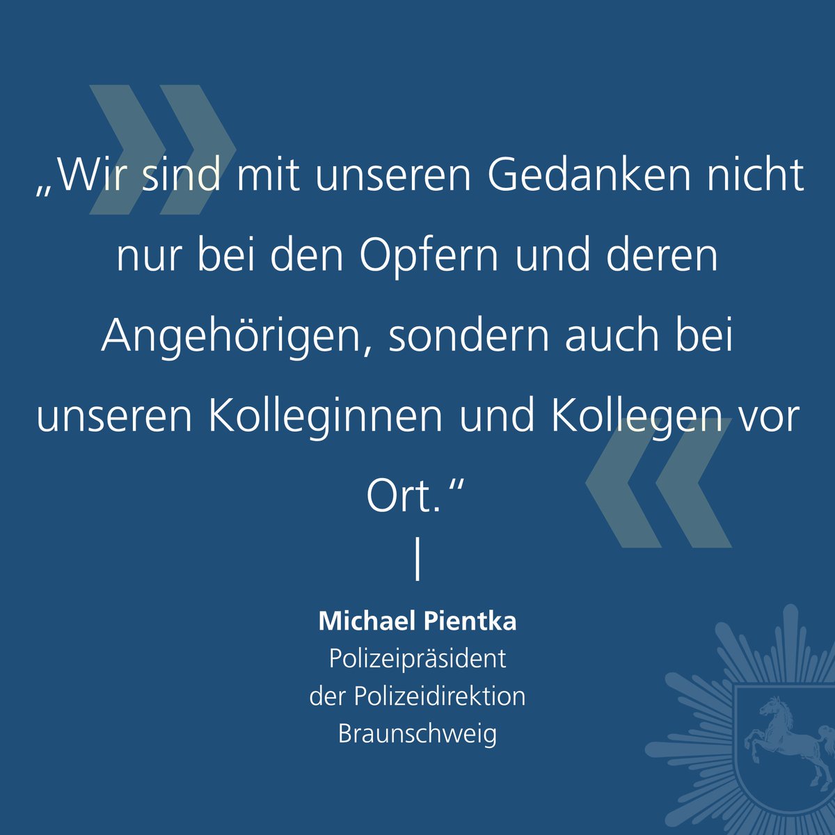 Sicherheit auf Weihnachtsmärkten 🎄

Nach den tragischen Ereignissen in Magdeburg bleiben unsere Sicherheitsstandards hoch. Wir bleiben wachsam, sichtbar und ansprechbar, um Euch eine sichere Weihnachtszeit zu ermöglichen.

Passt auf Euch auf – wir sind für Euch da!