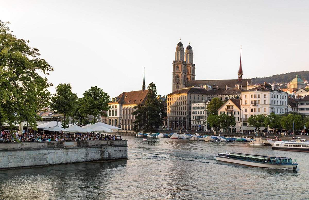 1218 wurde Zürich reichsfrei, nach dem Aussterben der Zähringer, der für Zürich zuständigen Vogtsfamilie. Zürich war direkt dem Kaiser unterstellt, durfte sich aber selber regieren.