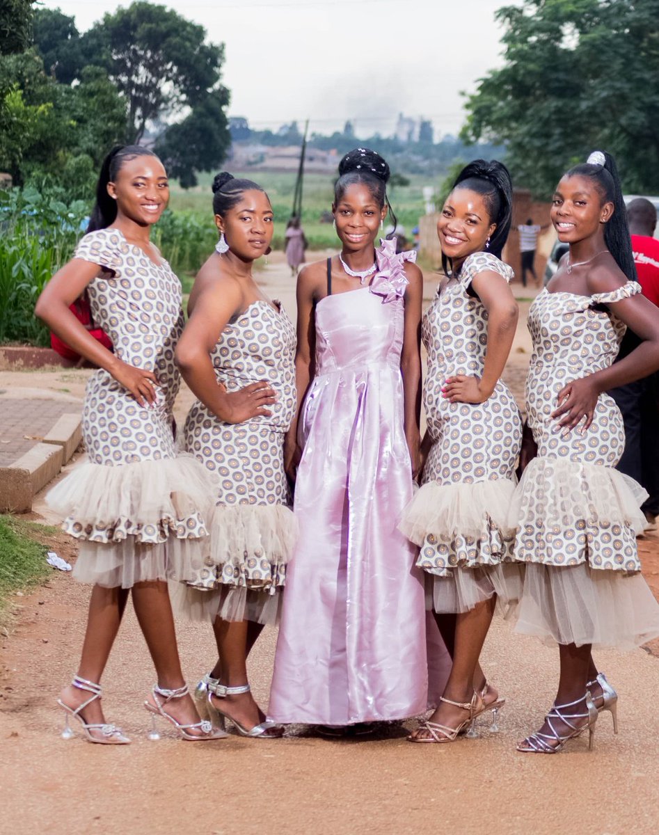 faifiseconds's tweet photo. Unenge watonzi kana pasina 3pon 5 ye rora squad ne deco ne photo shoot nemunhu arikufurirwa nema baddies zvake https://t.co/Be82GPAew1