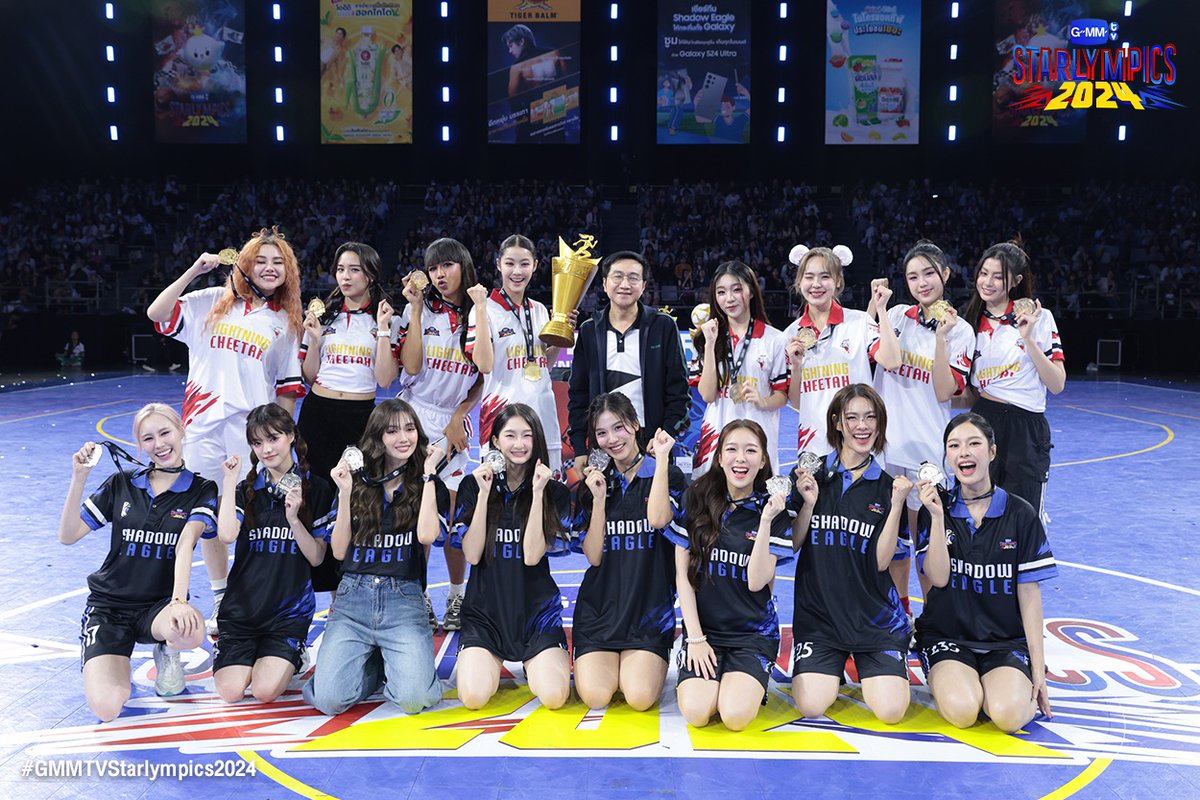 GMMTV's tweet photo. จบการแข่งขันเป็นที่เรียบร้อยแล้ว ขอแสดงความยินดีกับผู้ชนะในทุกกีฬาด้วยนะคะ🏆
กีฬาจบแต่ #GMMTVStarlympics2024 ยังไม่จบ เตรียมไปสนุกกันต่อกับ STAR CONCERT ✨

📌BUY LIVE STREAMING TICKETS : https://t.co/nmPOf0dH6Q https://t.co/0aGsF903ys
