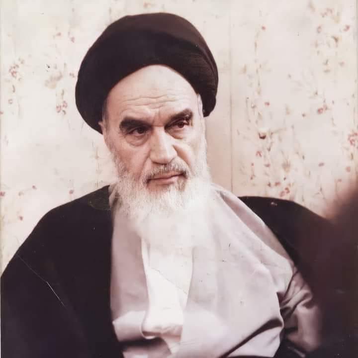 Awaited_Hope's tweet image. &quot;A multidimensional human being, a #brave #warrior in the way of Islam, a #knowledgeable #lady who at the same time played her role as a house #wife and affectionate #mother, to #perfection - such was Hazrat #Fatima-Zahra (sa)...”
 
Ayatollah #Khomeini (ra)