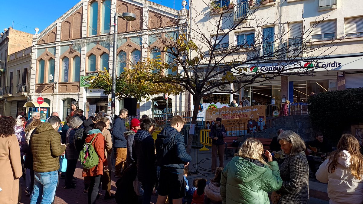 ERC_SantJust's tweet photo. A #SantJust és temps de #Nadales amb la @CAL_SantJust 

🎄🎁🎼🎶 https://t.co/EVBCC2k51u