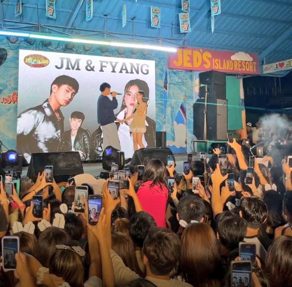 — oh please, they are singing maybe this time. 😭💛