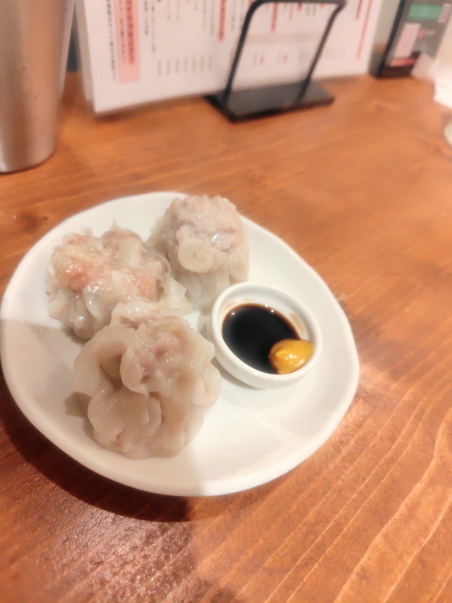 AnimalHamaTiger's tweet photo. #守口食べ飲み歩き
#3軒目
#立ち呑みスタンドヨッコイショ守口店 
#知り合いがよく投稿upしてて気になってた
#女性店員さんばかり 
#そーいうことか
#店長さんに彼のアイコン見せたらすぐわかってた
#さすが常連 https://t.co/23Uz7pvWuV