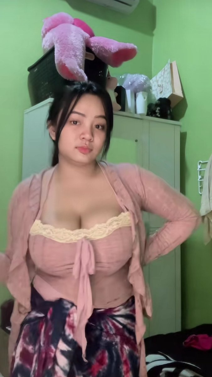 PapahChannel's tweet photo. Nih di follow yg seger2 🤭
Tiktok: @elgacrt_
Ig : @Elga.Crt_ https://t.co/BUTI7bkUNY