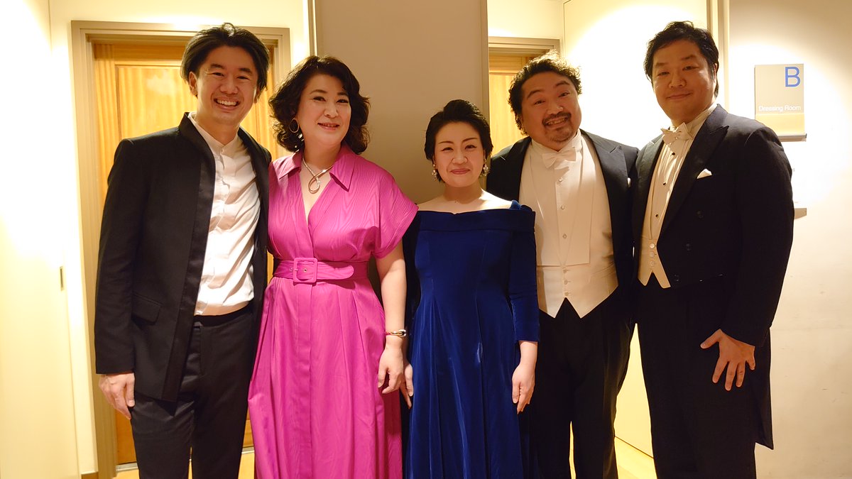 東京フィル「Presented by Rakuten Mobile ベートーヴェン『第九』特別演奏会」＠サントリーホール
今日も快調！快演！で、満場のお客様の大きな拍手に包まれました☺️
指揮：ケンショウ・ワタナベ
独唱：吉田珠代　花房英里子　清水徹太郎　上江隼人
合唱： 新国立劇場合唱団（合唱指揮：三澤洋史）