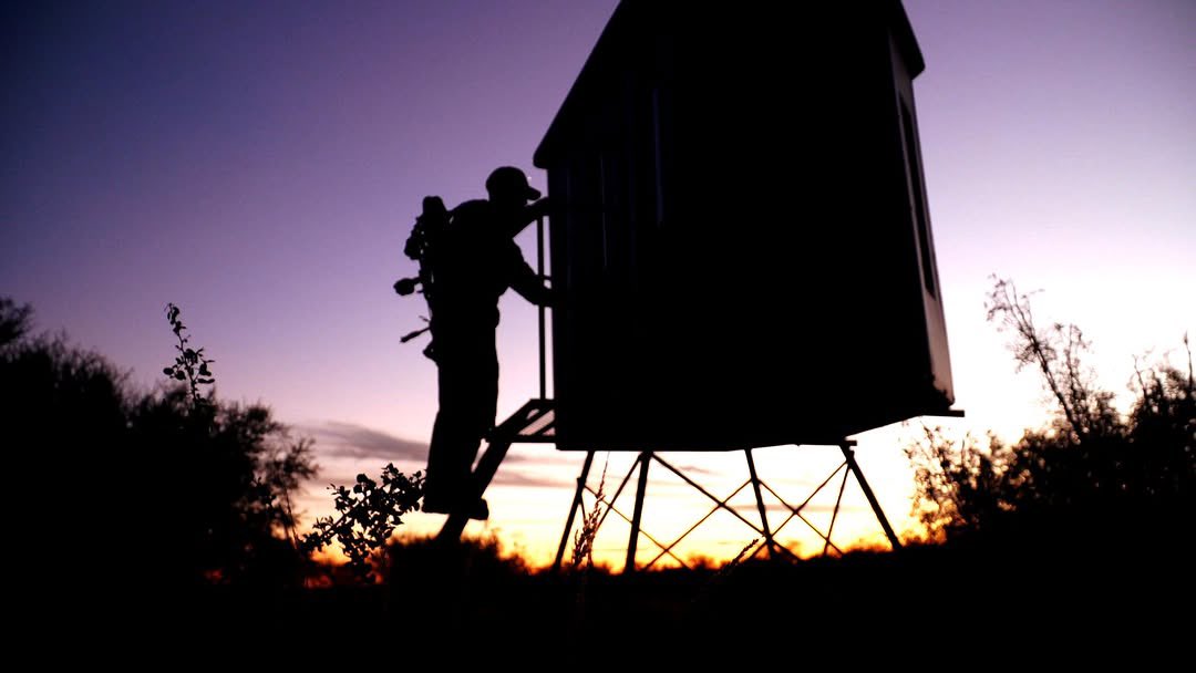 Anyone else hunting this weekend?  #deerhunting #muddyoutdoors #bowhunting