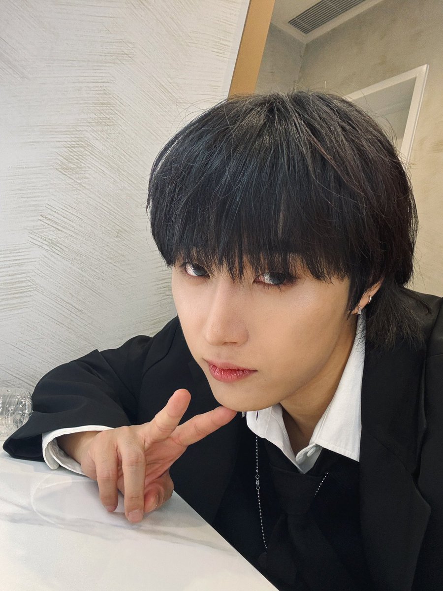 OmegaX_members's tweet photo. [#OX]

잼썼어 마카오🫶

#OMEGA_X #오메가엑스 
#재한 #JAEHAN https://t.co/axRuI3172z