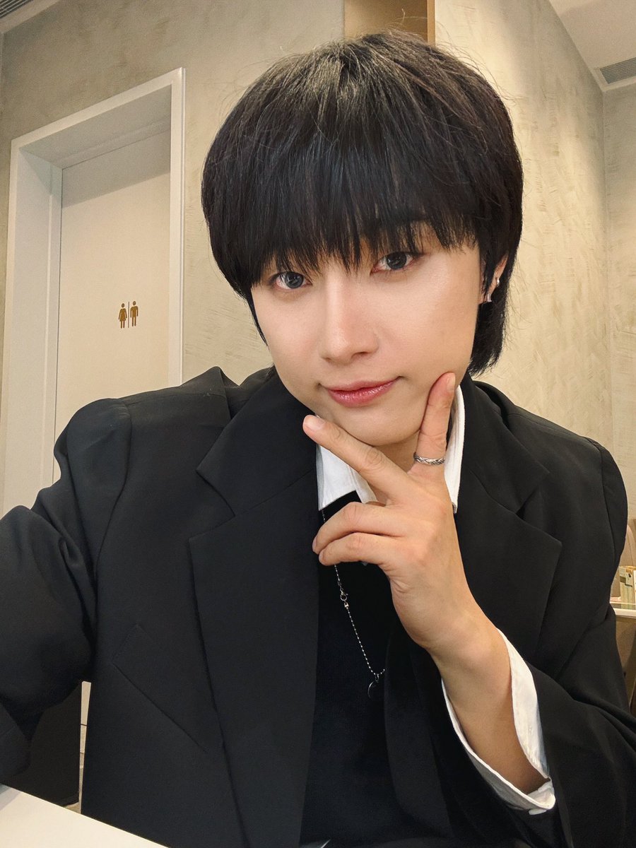 OmegaX_members's tweet photo. [#OX]

잼썼어 마카오🫶

#OMEGA_X #오메가엑스 
#재한 #JAEHAN https://t.co/axRuI3172z