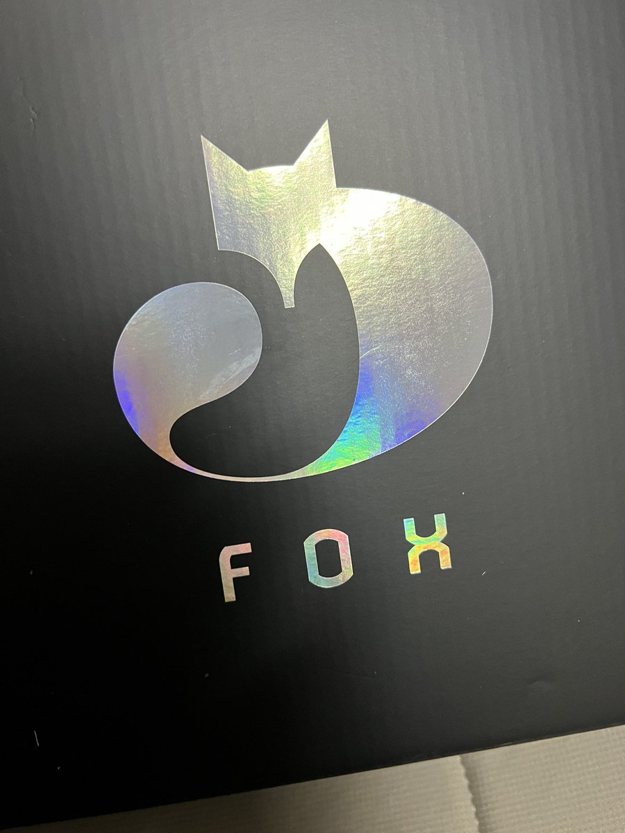 tatsu_91_s's tweet photo. 着弾🦊
チームカラーだし、可愛らしい🥰
インソール変えたら良さげな予感🦊🔥
#fox1
US9
マイサイズで👌 https://t.co/Z60LmcVIye