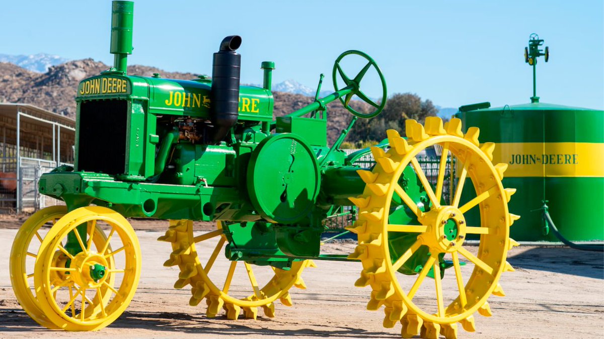 En 1837, un joven herrero descubrió que sus vecinos tenían graves problemas para trabajar sus tierras, así que decidió diseñar un nuevo tipo de arado. Aquel hombre terminó creando un imperio a partir de aquella innovadora herramienta. Se llamaba John Deere. Tira del hilo 🧵👇🏽👇🏽👇🏽