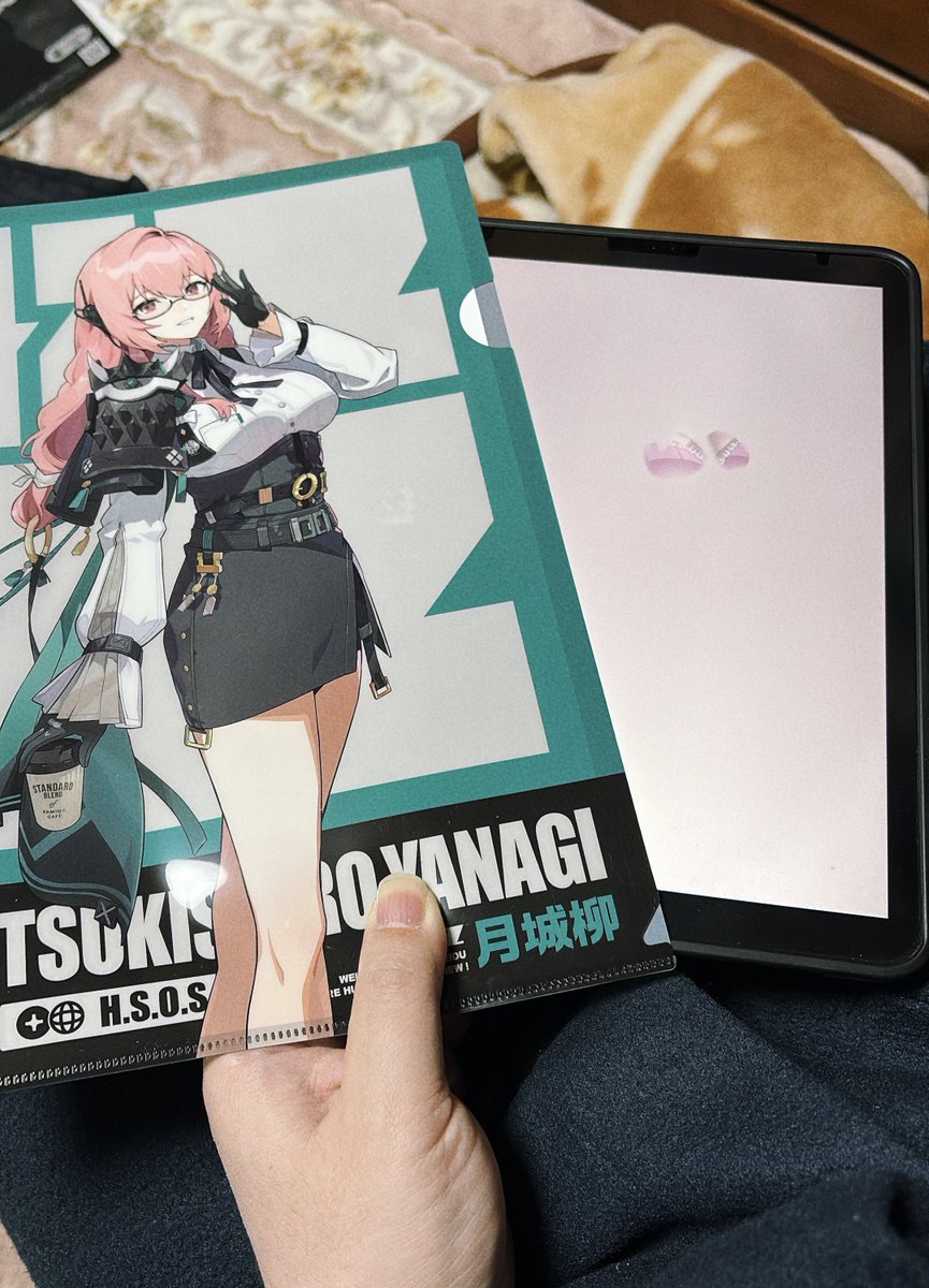 ファミマの柳クリアファイルがあるじゃろ
タブレットやスマホでブラを描いて間に挟むじゃろ
oh!透けブーラ! 