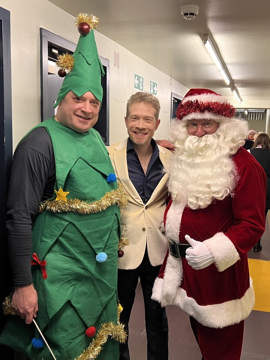 Zeb Soanes (@zebsoanes) on Twitter photo How wonderful of Father Christmas to take time from his busy schedule to present todayās family concerts at the <a href="/liverpoolphil/">Royal Liverpool Philharmonic</a> and our tree was far from wooden in his magnificent conducting! š Do join us when we do it again tomorrow at 11.30am and 2.30pm! liverpoolphil.com/whats-on/all-s⦠How wonderful of Father Christmas to take time from his busy schedule to present todayās family concerts at the <a href="/liverpoolphil/">Royal Liverpool Philharmonic</a> and our tree was far from wooden in his magnificent conducting! š Do join us when we do it again tomorrow at 11.30am and 2.30pm! liverpoolphil.com/whats-on/all-sā¦