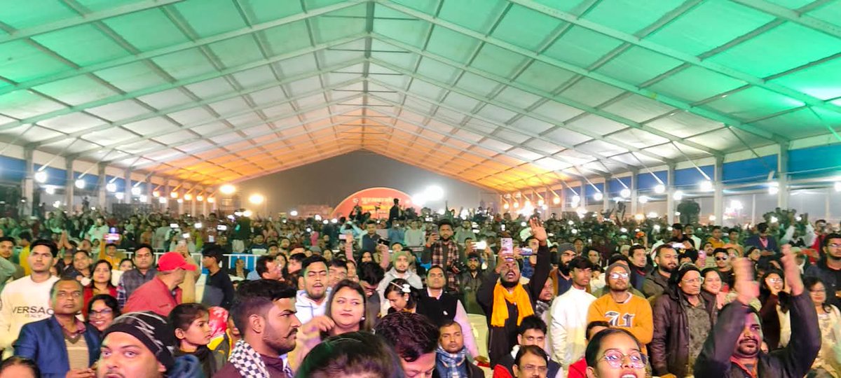 dmnalanda's tweet photo. जुबिन नौटियाल के सुरमयी गीतों ने राजगीर महोत्सव में बाँधा समां। उनकी दिल छू लेने वाले गानों ने महोत्सव को एक यादगार शाम बना दिया।
@IPRDBihar
@TourismBiharGov
@ArtCultureYouth
#rajgirmahotsav #mahotsav #rajgir #singer #singerspotlight #jubinnautiyal #bihar #bihartourism #event #culture #culturalevents #rajgirmahotsav2024 #singing #dancing #music #culture #event2024 #mahotsav2024 #december #decemberevent #musicalnight