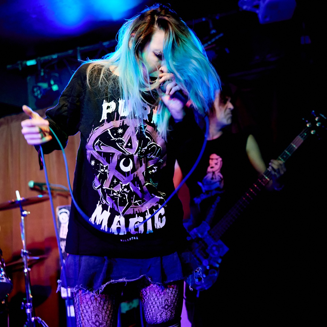Gig Scenes (@gigscenes) on Twitter photo Down Charmed performed at the Rock 'N' Roll Rescue 10th Anniversary Charity Event at The Dublin Castle.
.
Full gallery on my <a href="/Cupchairs/">Cupchairs.com</a> profile cupchairs.com/myProfile
.
.#RockNRollRescue #DublinCastle #ConcertPhotography #MusicCommunity #SupportLocalMusic #DownCharmed Down Charmed performed at the Rock 'N' Roll Rescue 10th Anniversary Charity Event at The Dublin Castle.
.
Full gallery on my <a href="/Cupchairs/">Cupchairs.com</a> profile cupchairs.com/myProfile
.
.#RockNRollRescue #DublinCastle #ConcertPhotography #MusicCommunity #SupportLocalMusic #DownCharmed