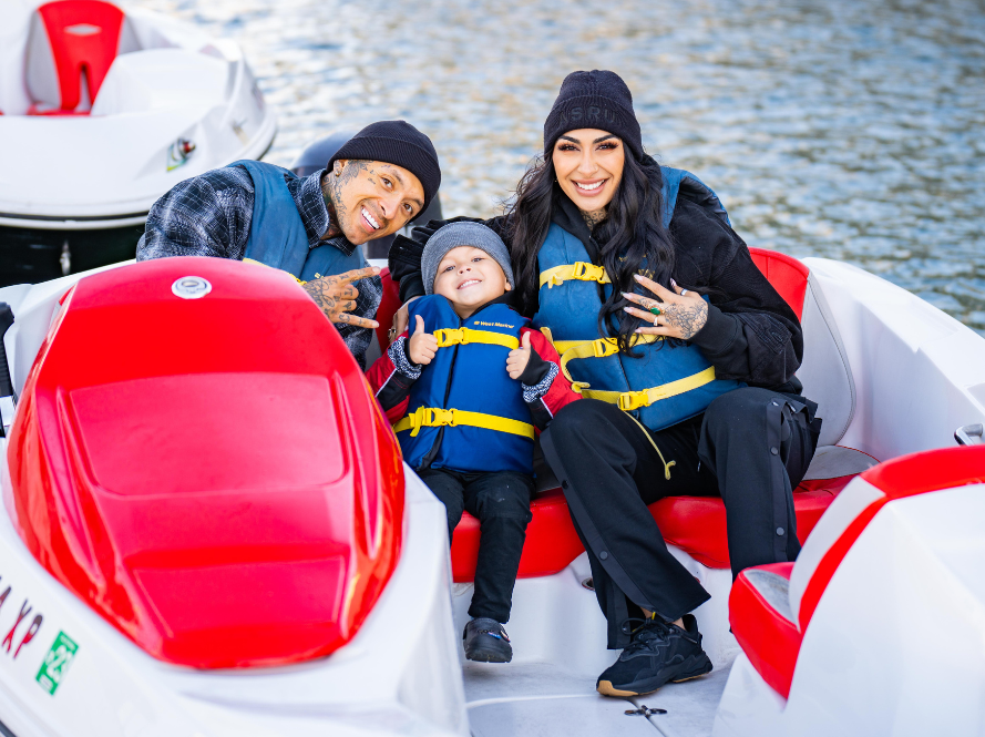 SDspeedboat's tweet photo. Happy Winter Solstice ❄️ Take an extra 10% off a Speedboat Adventure by using the promo code "CoolDeal"  #GoCarTour #WinterSolstice #WinterDeals #TravelDiscount #ExploreMore #PromoCode #WinterAdventures #CoolDeal https://t.co/062H2N0AmS