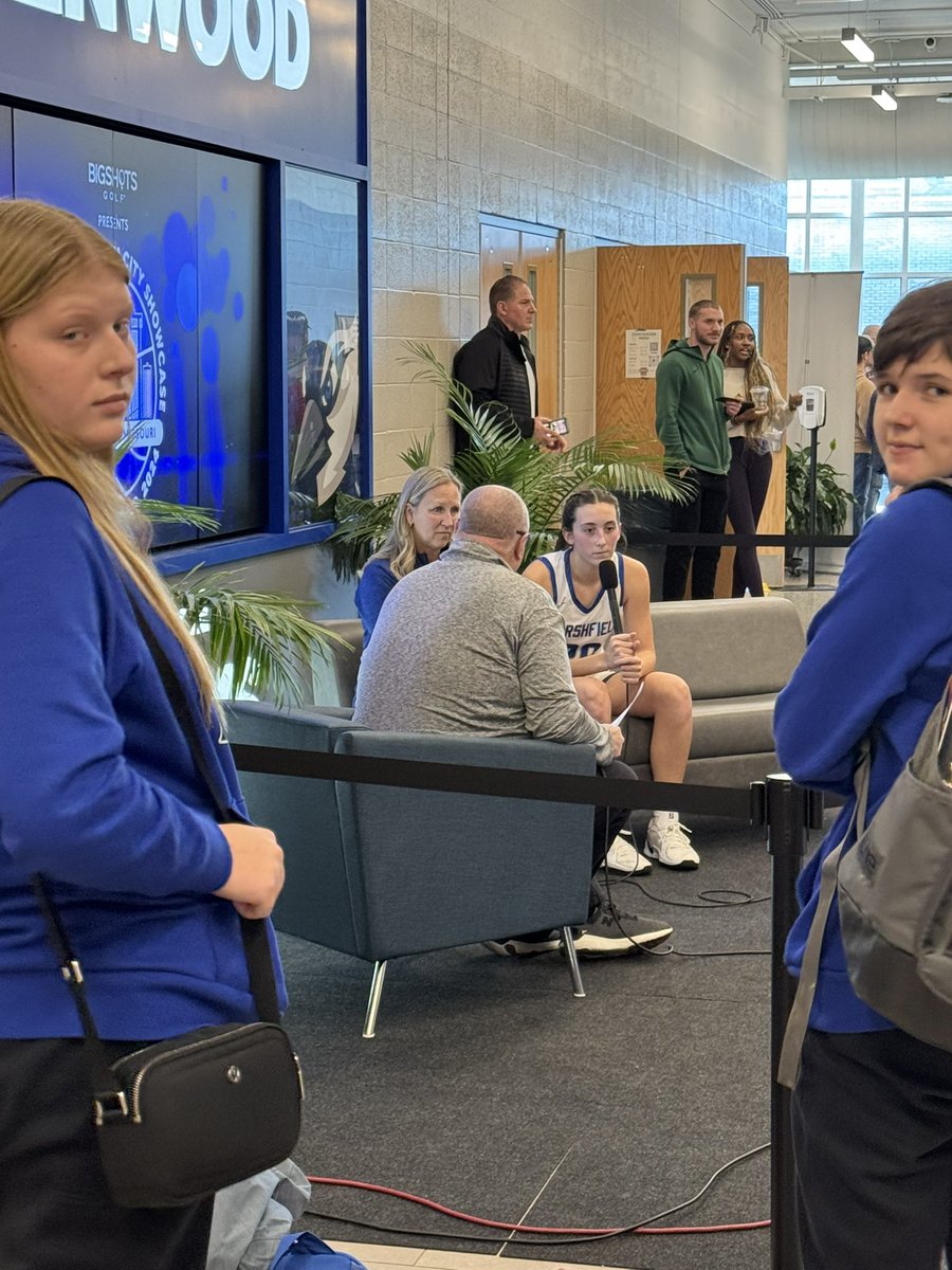 Lady Jays defeat Parkway South in the Bill Rowe Shootout 72-52. Shout out to Quinn Aldridge who got presented the Big Shot MVP! #bluejaypride <a href="/OzarksOzone/">Ozarks Sports Zone</a> <a href="/OzarkMntConf/">Ozark Mountain Conference</a> <a href="/scoreboardguy/">SCOREBOARD GUY</a>