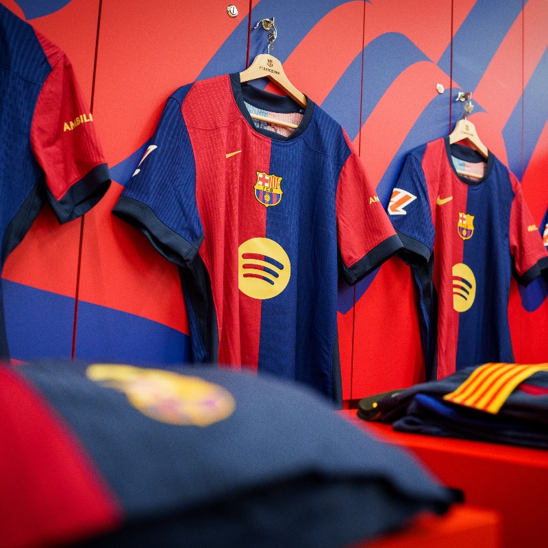 FCBarcelona's tweet photo. 🎄 All I want for Christmas is a whole lot of Barça stuff. 🎁