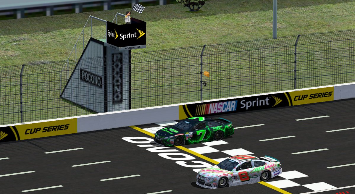 GravoisMotors's tweet photo. @ESSCSNR03 Pocono last night ended up being very fun for the crew! 

@Truexfan561 led 2 laps on the day and JUST missed out on a top 10.

@LegendsGTH was a rocket ship in the end and came home in 7th after not having the best start. https://t.co/nn7iiA9n8T