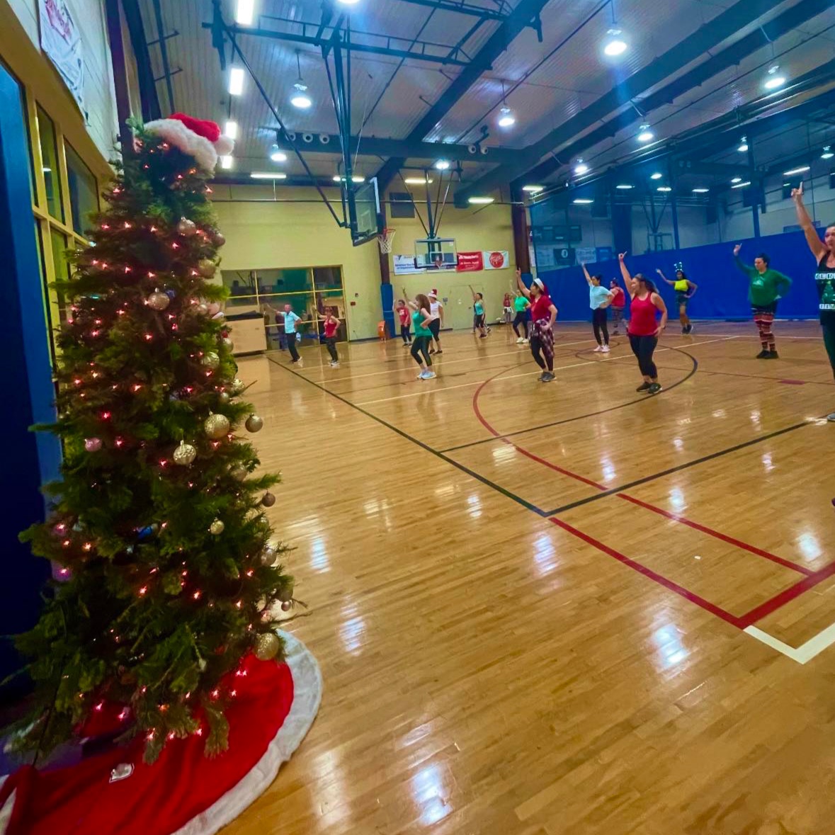 YCentralFlorida's tweet photo. Check out the best moments from the Merry Fitmas event at Roper YMCA! ๐โจ What a blast celebrating the season with our amazing community. Thank you to everyone who joined in! ๐โค๏ธ
#YMCACF #HappyHolidays #MerryFitmas https://t.co/l7t0xhtrkA