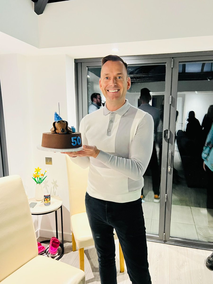 BRIMCQ's tweet photo. Edinburgh birthday party! https://t.co/Fw2Ii2ALbf