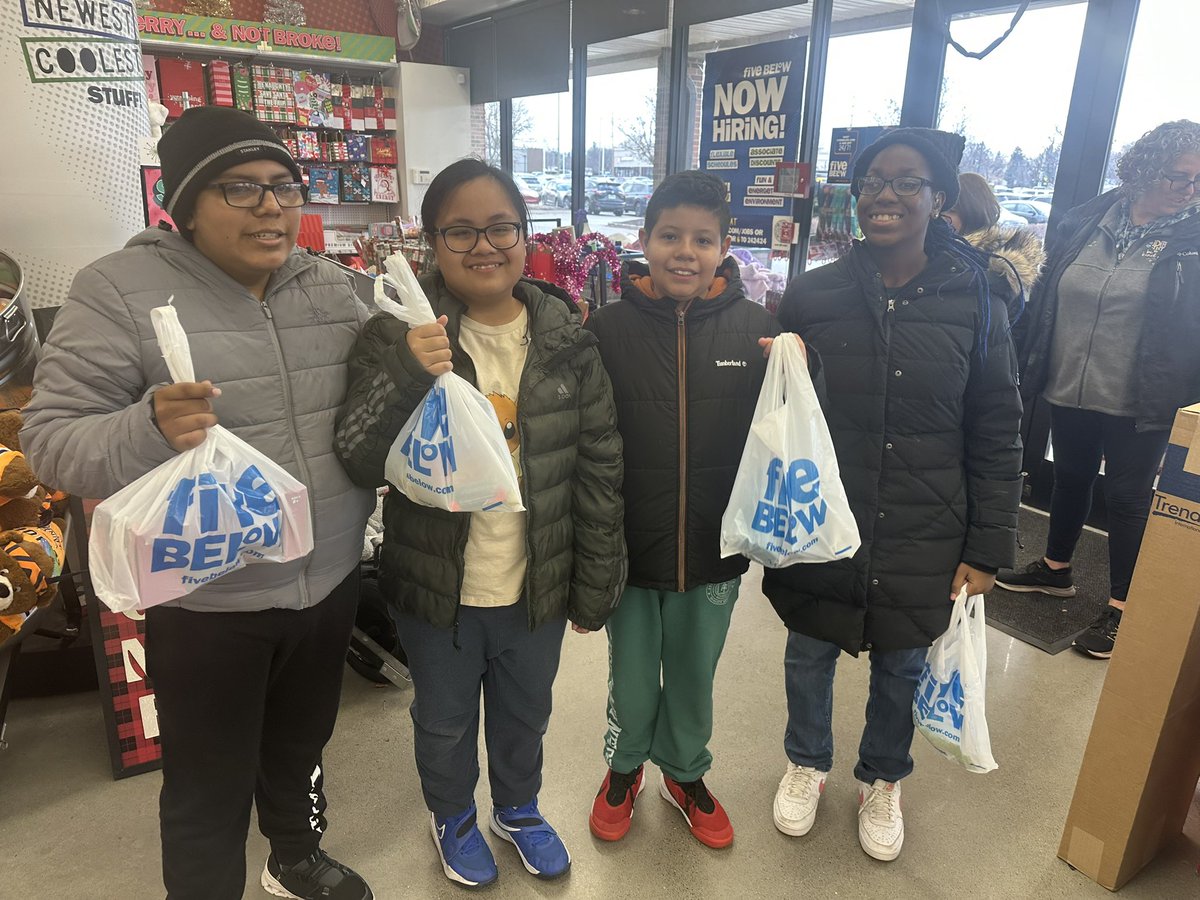 SalyardsClass's tweet photo. My DHH students rocked their community field trip last Thursday. Our goals were to independently order lunch, stay within our budget and communicate effectively with cashiers ✅ 💴 https://t.co/PY1f7tHPoS