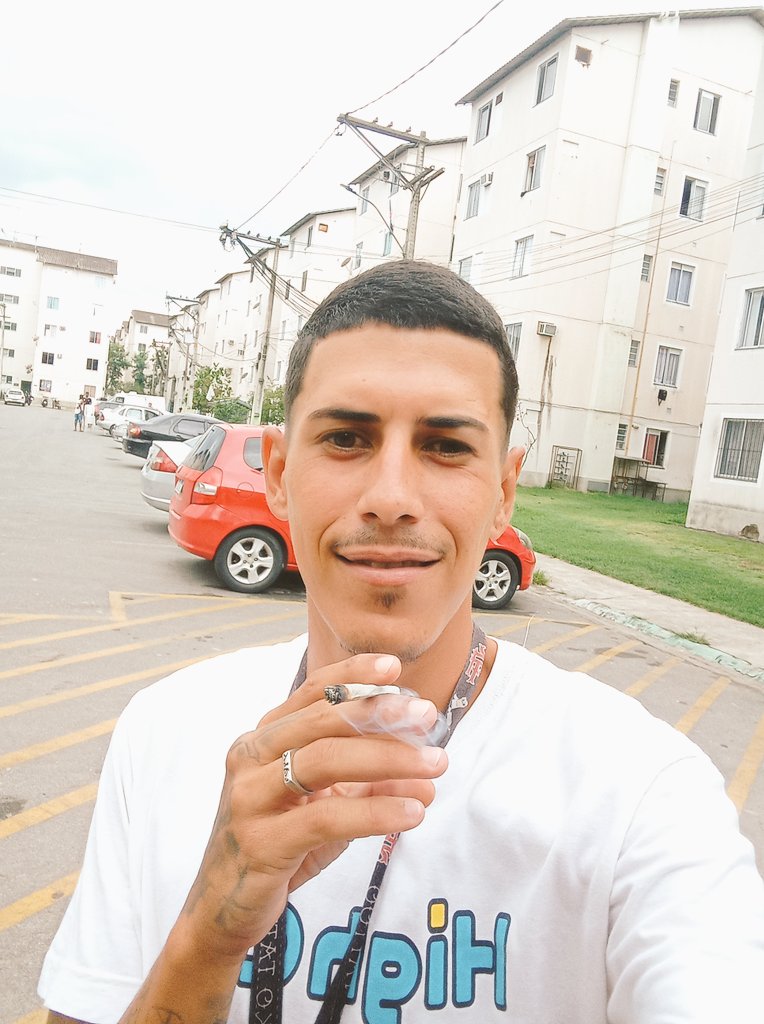 "Preserve a natureza, queime o mato certo"🌄🏙️🍁🚬🧑‍🎄
