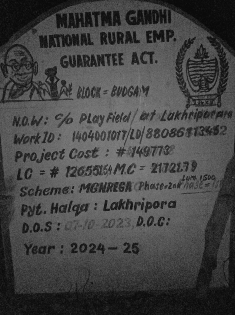 bhat_tweets's tweet photo. If the soil evacuation is illegal in other areas of the district, why not here? 

@DC_Budgam @akshaylabroo sir with a humble submission please sir consider into matter, we have been playing in graveyards since our existence and now fortunately the district admin... https://t.co/jAsfqx2jPz