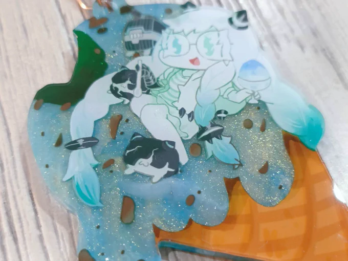 ミントチョコレート棲姫&ブルースリープ集積地棲姫 特殊板アクリルチャーム冬といえばアイスクリーム!提督が選べる2種類の深海フレーバー!美味しそうなアイスクリームと夏の新スタイルをまとった可愛い棲姫たちの組み合わせです! 