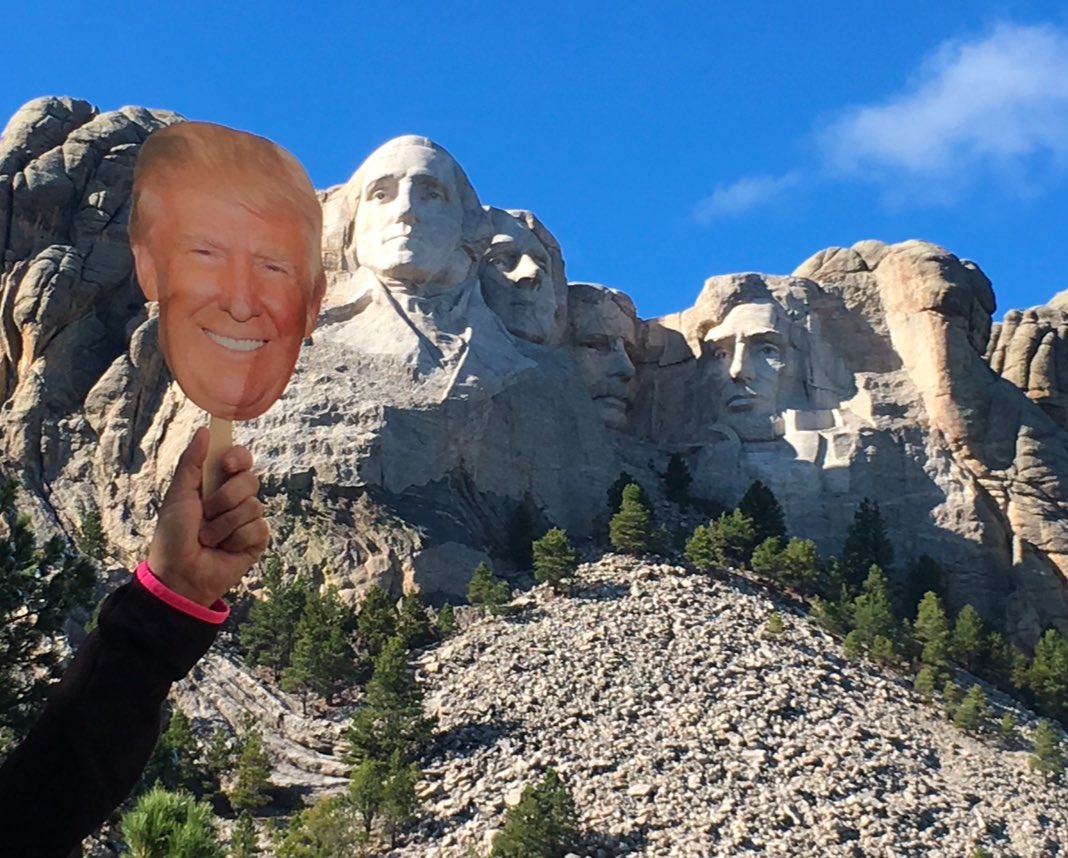 Bad061982's tweet photo. @realTrumpNewsX Suck it b*tch! 😂 https://t.co/l1aQLp6Ast