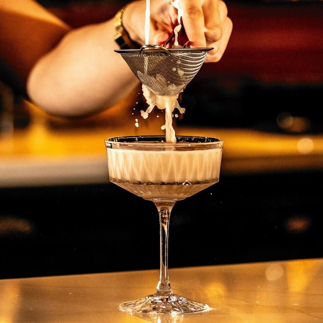 cometsoc's tweet image. Last night was tremendous! And we're expecting more of the same today.

The bar is stocked, the tunes are on and the staff are ready for another cracking day at @cometsoc