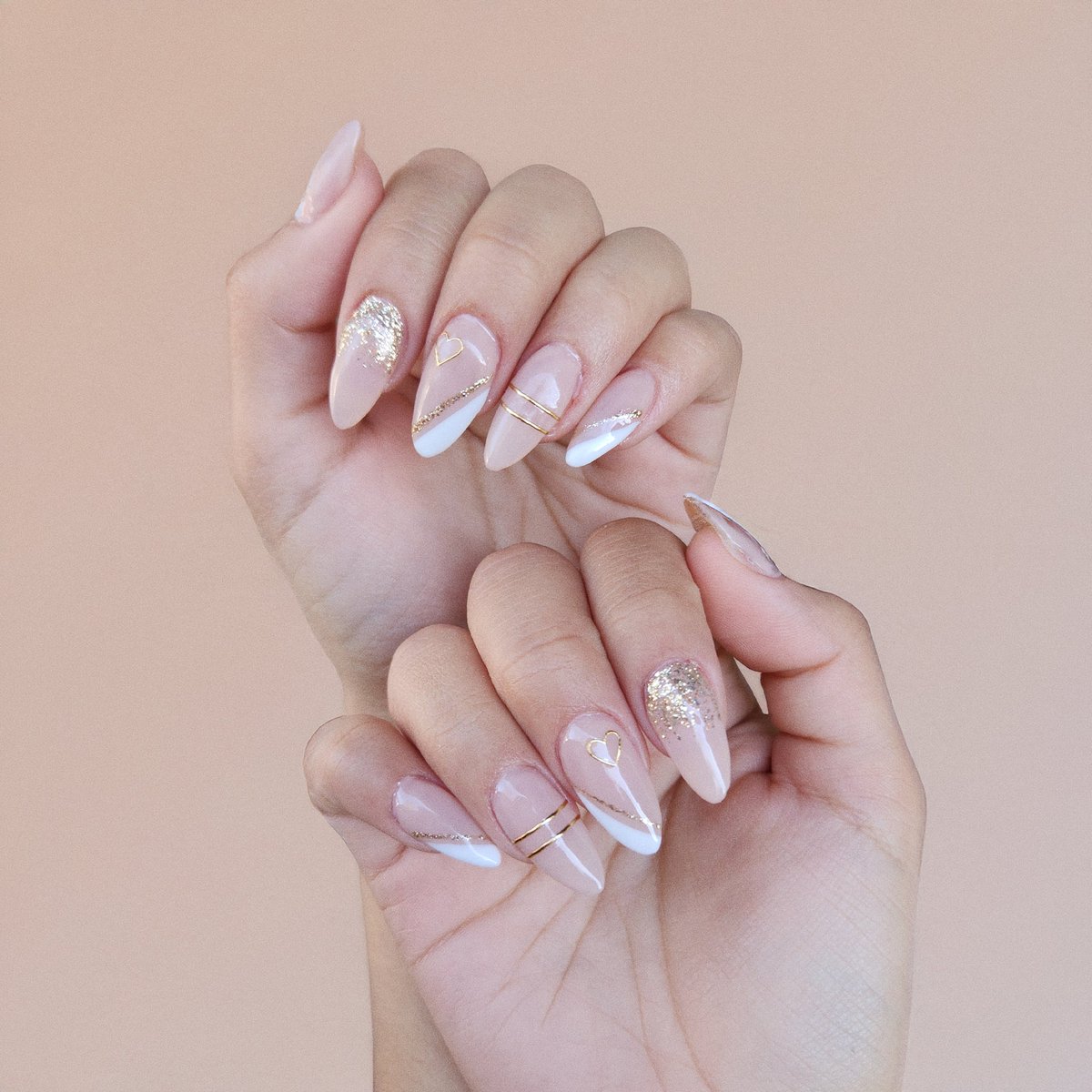 SGImageStudio's tweet image. Are your gold and white nails ready to outshine your holiday spirit? ✨ Nails by Carmen Gaxiola #TalentoSilviaGalvan #SilviaGalvanImageStudio #DelValle