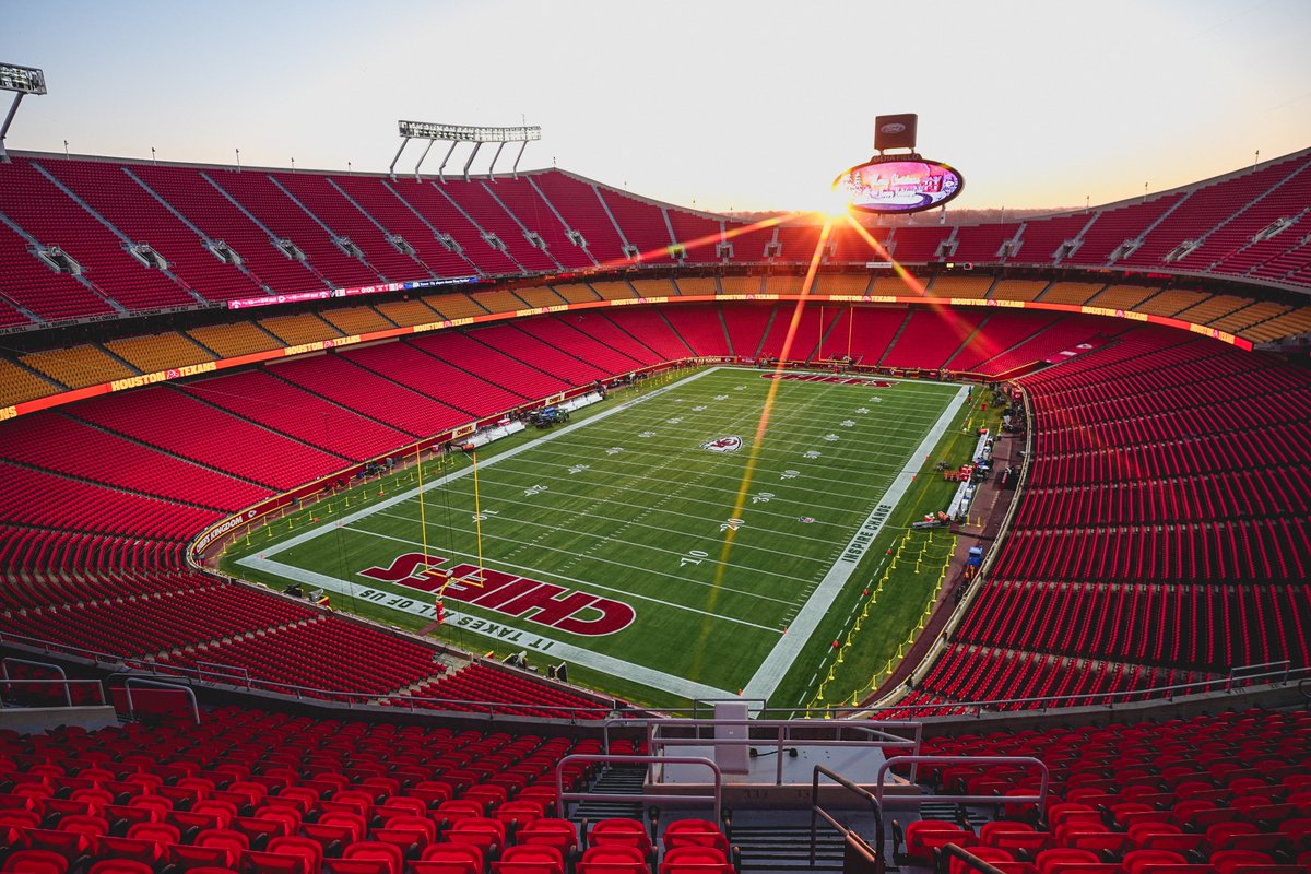Chiefs's tweet photo. Saturdays at our favorite place ❤️ https://t.co/zslMU78yNU