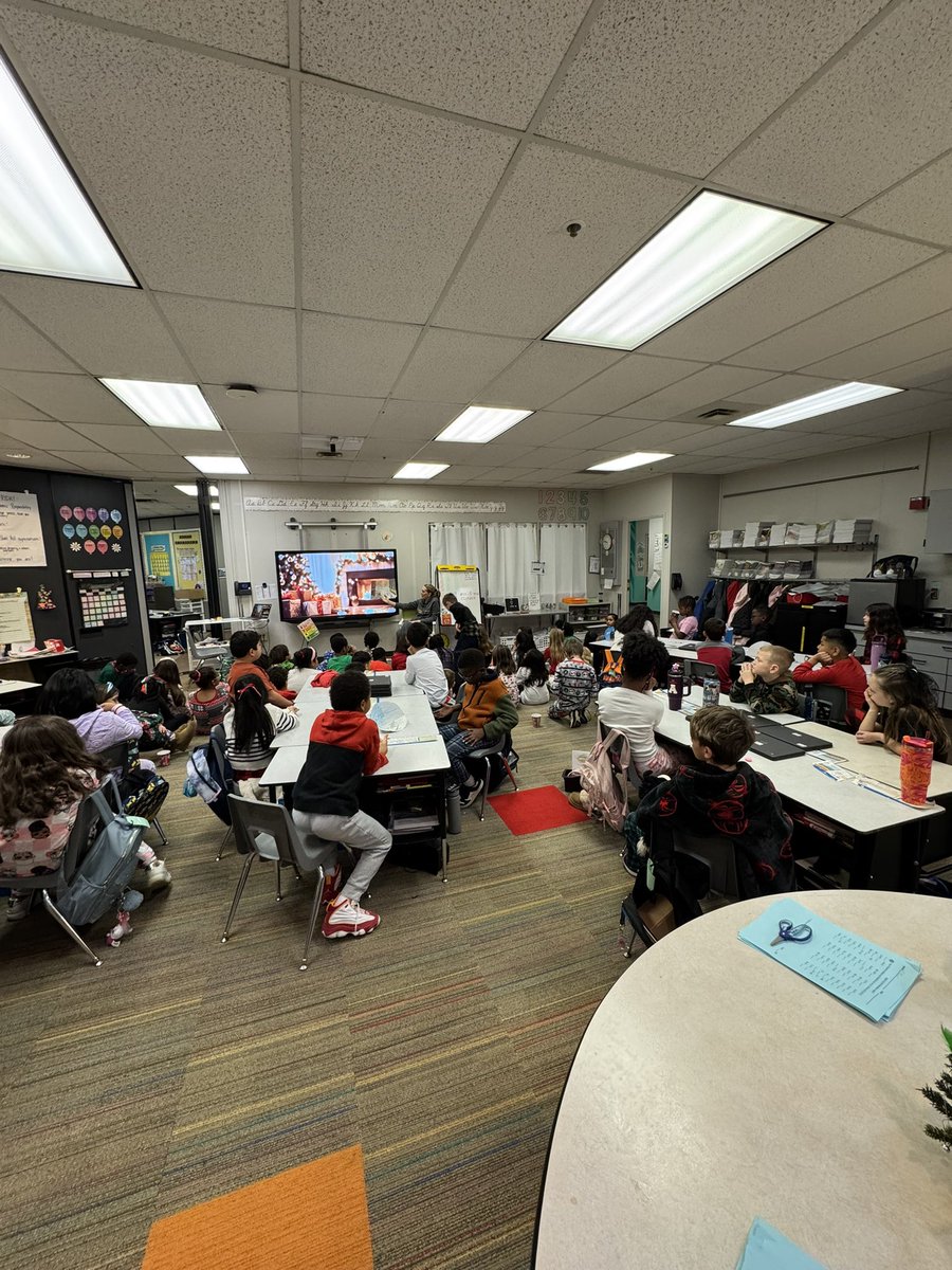 Happy Holidays! We love our 3rd grade tradition of hot cocoa and holiday stories. <a href="/wcsdistrict/">Worthington Schools</a> <a href="/SlateHillStars/">Julie Gulley</a> #ItsWorthIt