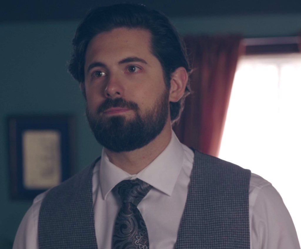 SwiftlyGilded's tweet photo. they certainly do 💔🥺 @hallmarkchannel #tragichero https://t.co/PpFXbopiNz