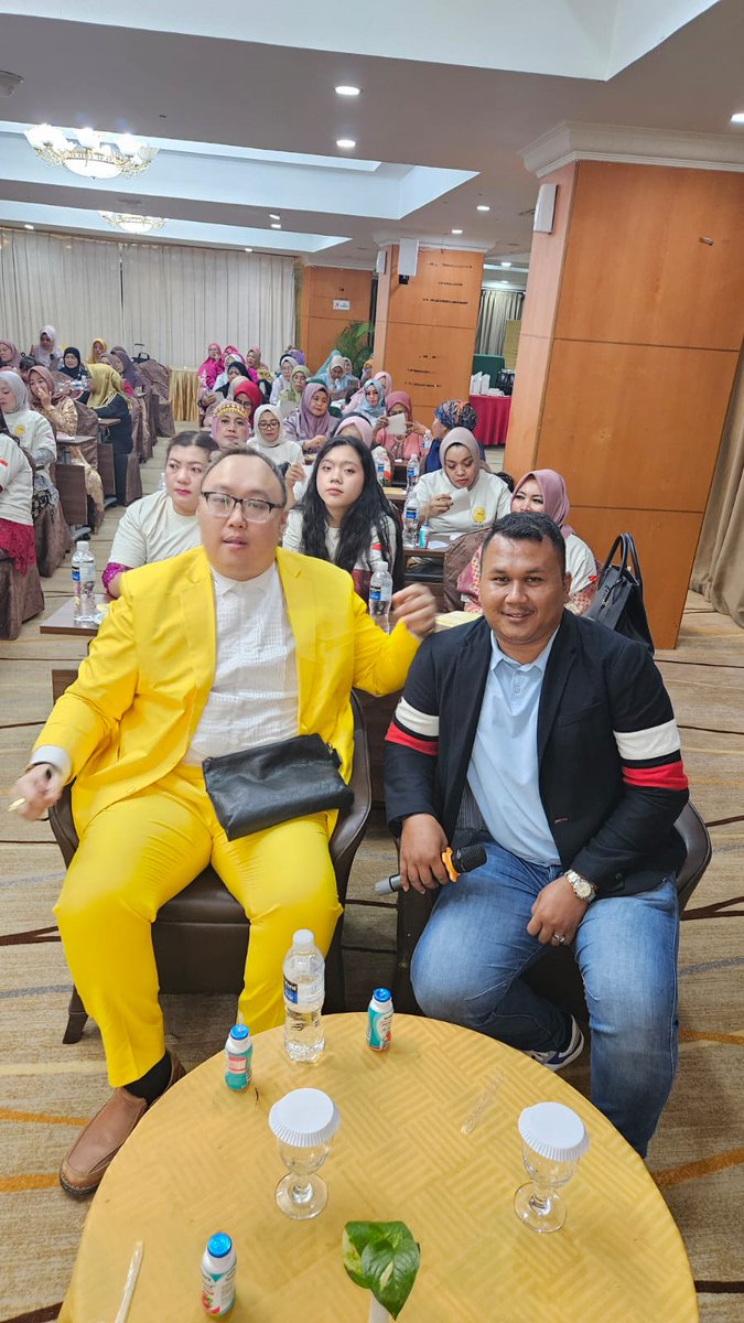 gagatom01's tweet photo. 🎀On the 21st, at the Indonesia conference🎀, 90% of the attendees were local women🤱. Everyone responded to my call and was willing to join GAGA with just $100 as a gesture of support for the anti-war cause🌸. https://t.co/5i3wUmd2Kd