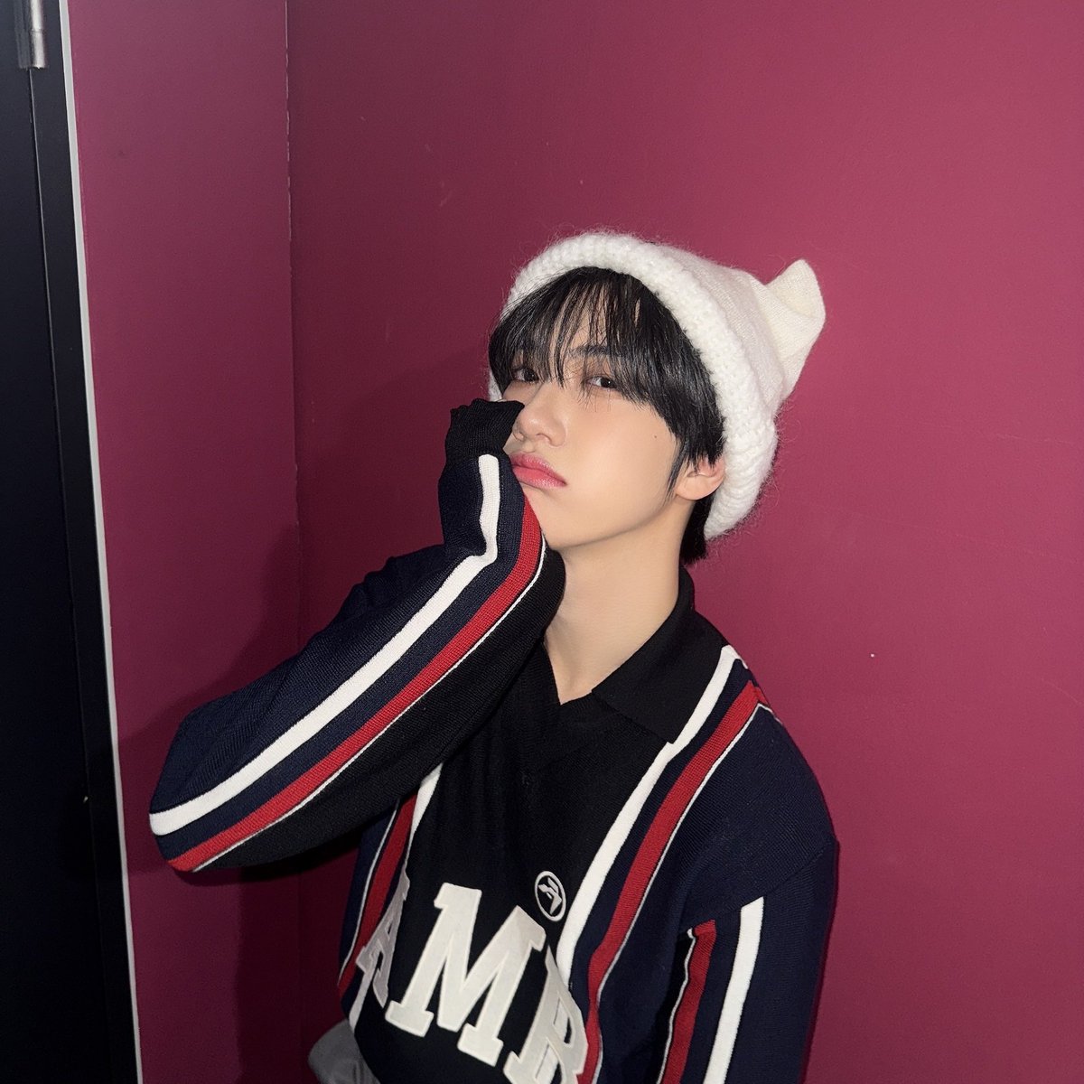 CRAVITY_twt's tweet photo. 😽😈 
#원진 #막방까지굳 https://t.co/mFLxCgPltr