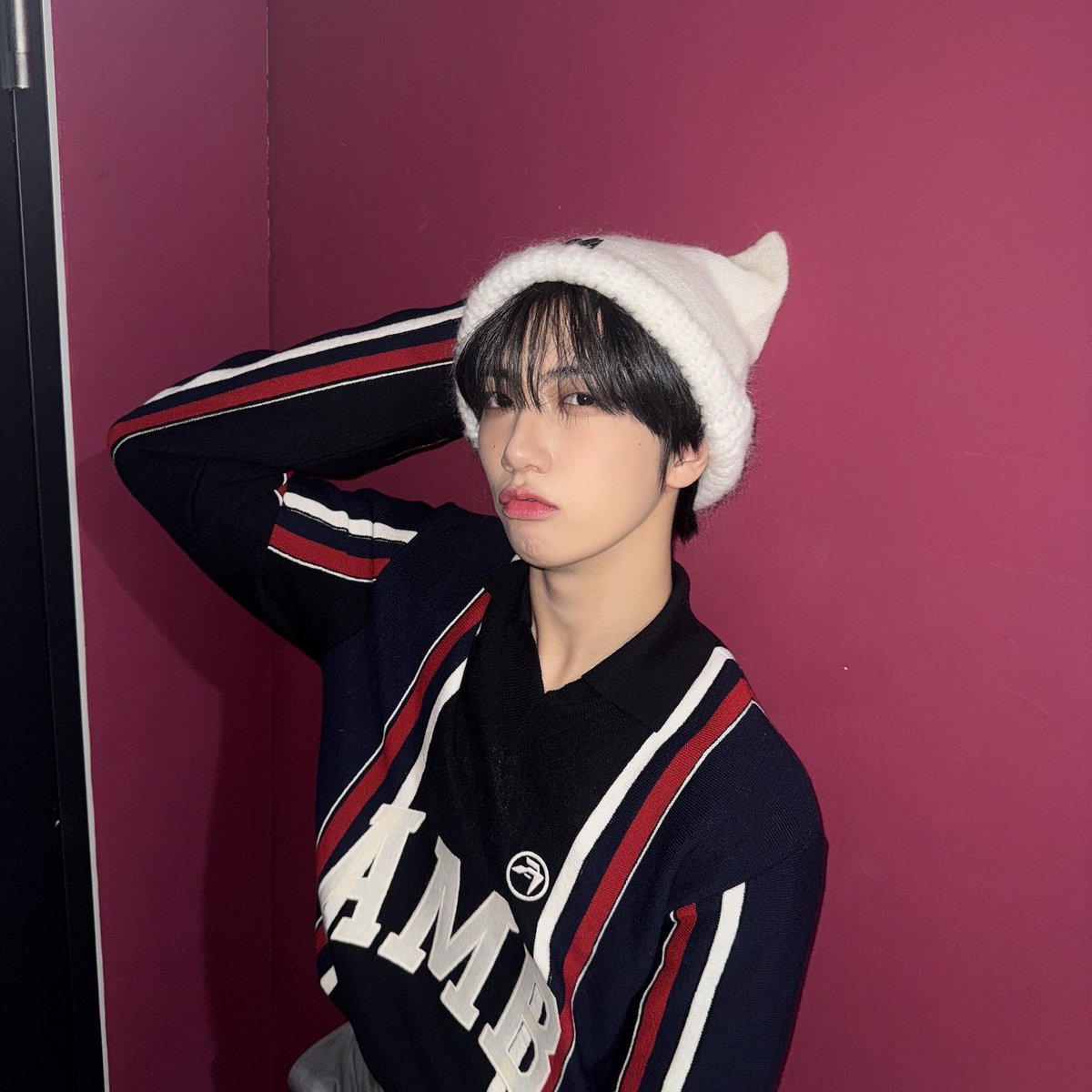 CRAVITY_twt's tweet photo. 😽😈 
#원진 #막방까지굳 https://t.co/mFLxCgPltr
