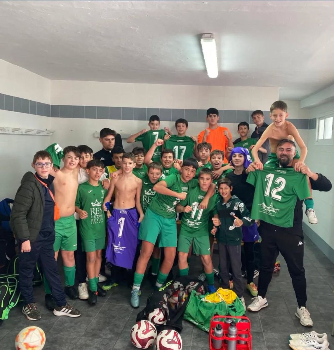UDFDC's tweet image. #CANTERA

Finales de partidos de esta mañana en casa!!💚💪🏻

#INFANTILES 💚

UDFDC 1 - 1 FMD ZAFRA B

⚽️ Jose Ignacio

#CADETES 💚

UDFDC 6 - 0 FMD ZAFRA B

⚽️⚽️ Baset
⚽️⚽️ Pruden
⚽️ Iker
⚽️ Borja

#VolverACrecer
#CanteraVerde💚