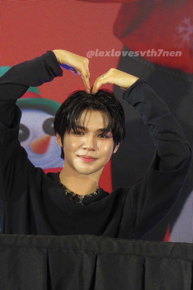 lexlovesvth7nen's tweet photo. 2K CRUMBS FOR TODAY🤩💓

HORI7ON HOHOHoliday

#HORI7ON_SMHangout 
#HORI7ON_HOHOHoliday
#HORI7ON #호라이즌  #HORI7ON_KIM #HORI7ON_KYLER
@smsupermalls @HORI7ONofficial https://t.co/LuGxcmY8fu