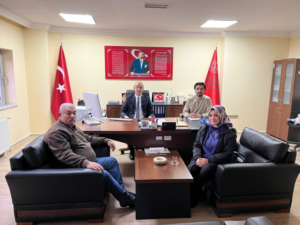 Kaynaştırma Eylem Planı kapsamnda Özel Eğitm Hizmetlernin geliştirilmesi için ilçemzde faaliyet gösteren tüm Özel Eğitim ve Rehabiltasyon Mer. yöneticileri ile ayrı ayrı toplantı yapılmştır.<a href="/MebOrgm/">Özel Eğitim ve Rehberlik Hiz. Genel Müdürlüğü</a> <a href="/fatihpaca/">Fatih PAÇA</a> <a href="/MemAnkara/">Ankara İl Millî Eğitim Müdürlüğü</a> <a href="/MetinHalc2/">Metin Halıcı</a>  <a href="/pursaklar_ank/">T.C. Pursaklar Kaymakamlığı</a> <a href="/PursaklarMem/">Pursaklar İlçe Mem</a> <a href="/mustafakilicgil/">Mustafa Kılıçgil</a>