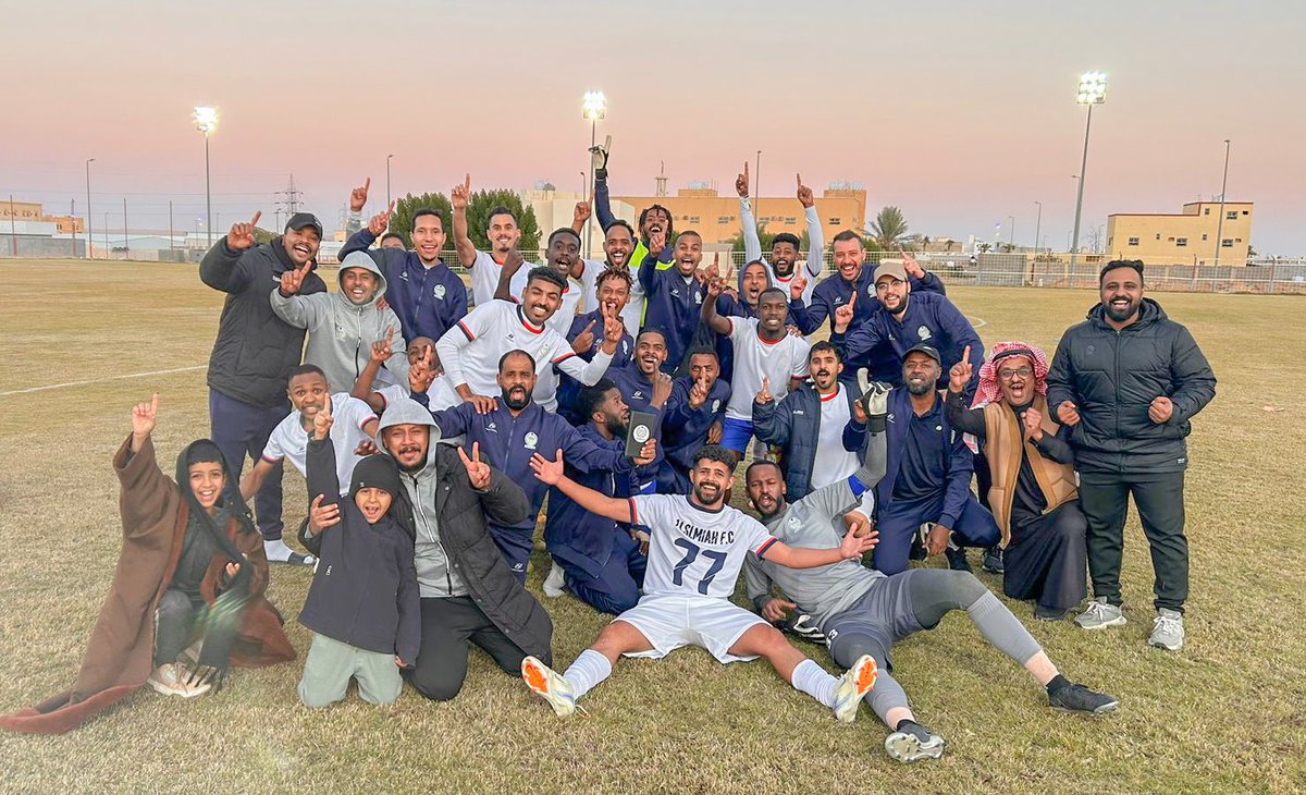 selmeyahclub's tweet photo. 📸 فـرحة الـفوز و الصـدارة 💪🏻💙

#السلمية
#دوري_الدرجة_الثالثة https://t.co/28V30lCnu8