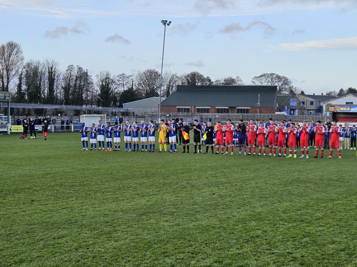 A minutes applause from both sides to honour the life of James Hitchcock,  taken from us in tragic circumstances,  thinking of his family and friends right now 
RIP Hitch