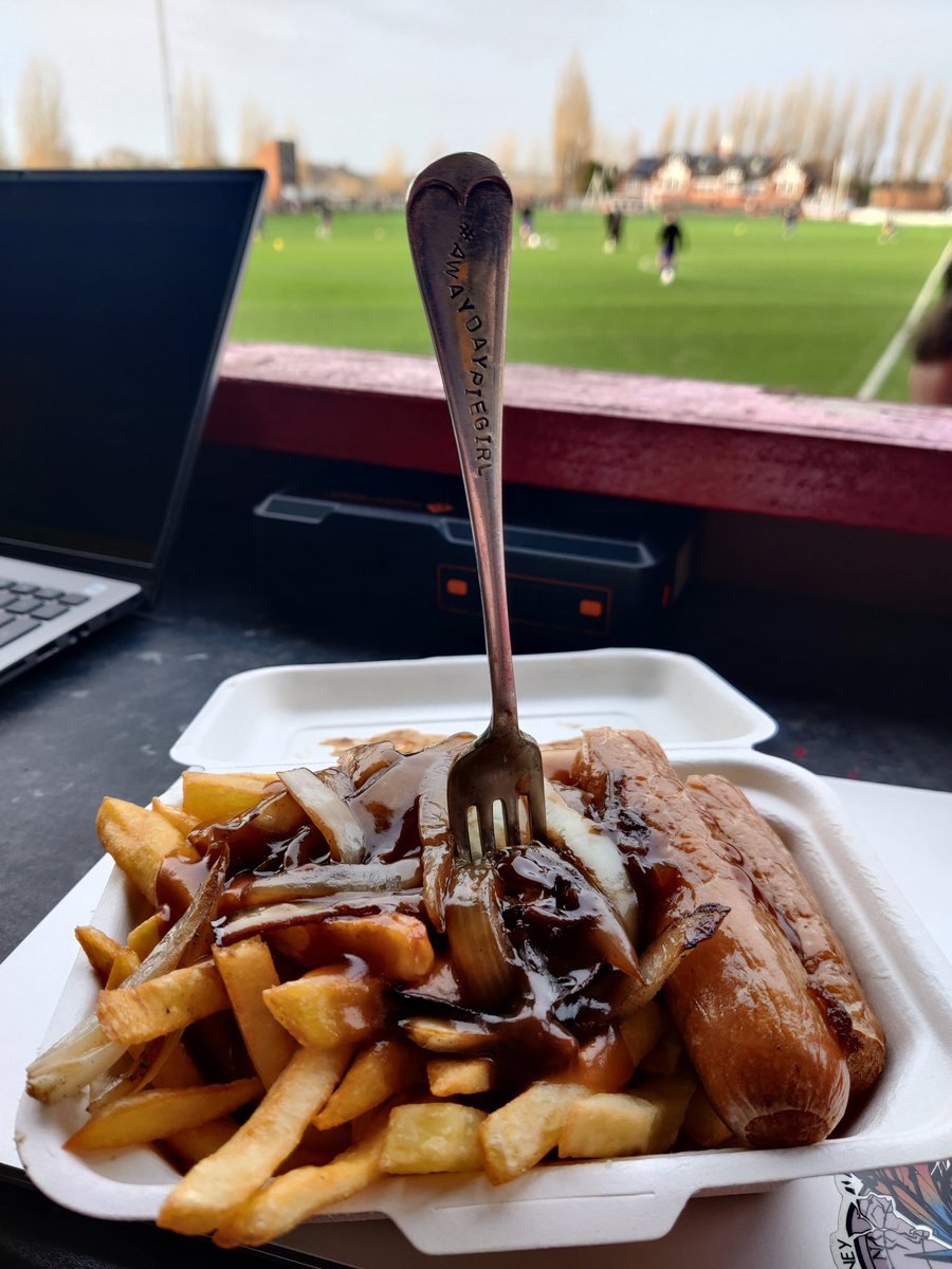 🍴 #AwayDayPieGirl™ 🍴 tweet media