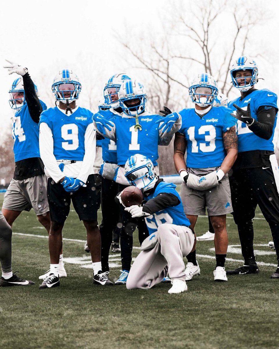 the_det_times's tweet photo. VOTING DAY 17 🗳️

RT= 1 Vote for each player 

#WPMOYChallenge     Jared Goff
#ProBowlVote        Amon-Ra St. Brown
#ProBowlVote        Penei Sewell
#ProBowlVote        Jared Goff
#ProBowlVote        Jahmyr Gibbs
#ProBowlVote        Frank Ragnow
#ProBowlVote        Kerby Joseph
#ProBowlVote        Za’Darius Smith
#ProBowlVote        Brian Branch
#ProBowlVote        Kevin Zeitler
#ProBowlVote        Jameson Williams
#ProBowlVote        Taylor Decker
#ProBowlVote        Sam LaPorta
#ProBowlVote        Jack Campbell
#ProBowlVote        Jake Bates
#ProBowlVote        Jack Fox

#OnePride