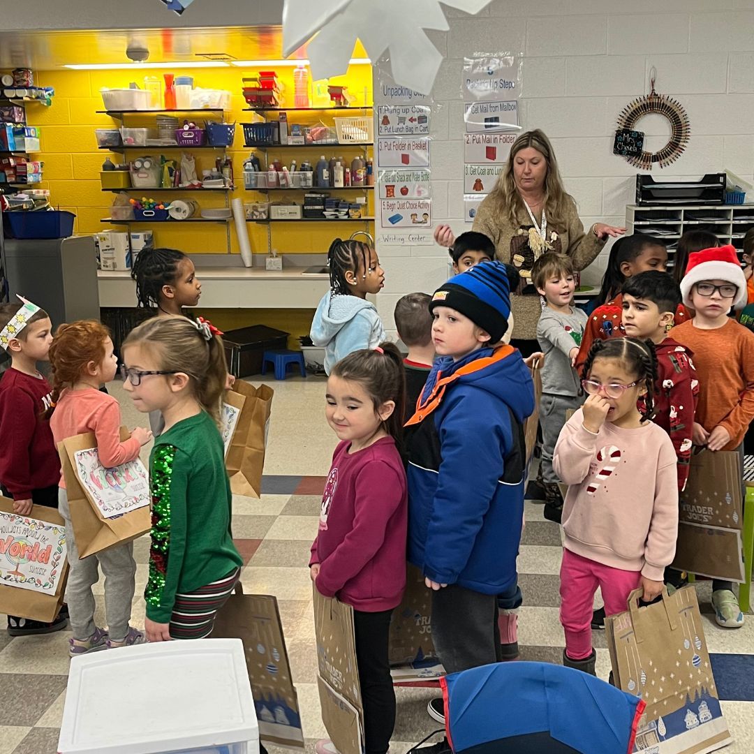PCCS_Official's tweet photo. Field Elementary kicked off the holiday season with a festive adventure at our World’s Holiday Celebration! Our amazing students traveled the globe exploring cultural holidays like Kwanzaa and Las Posadas! What a fun and meaningful way to spread holiday cheer! #FieldElementary https://t.co/EyHTKhmDj4